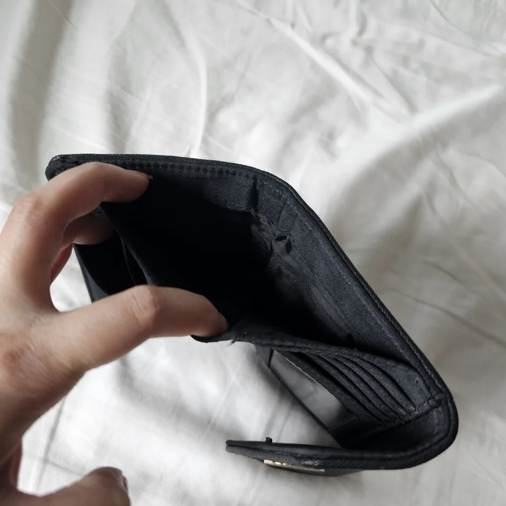 TOMMY HILFIGER Trifold Wallet - Picture 5 of 6